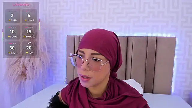 Snapshot of naishaa_ chatting on 06-22-26, 05:43 naishaa online show from 06-22-26, 05:43