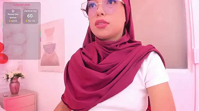 naishaa  online show from 02-12-26, 07:46