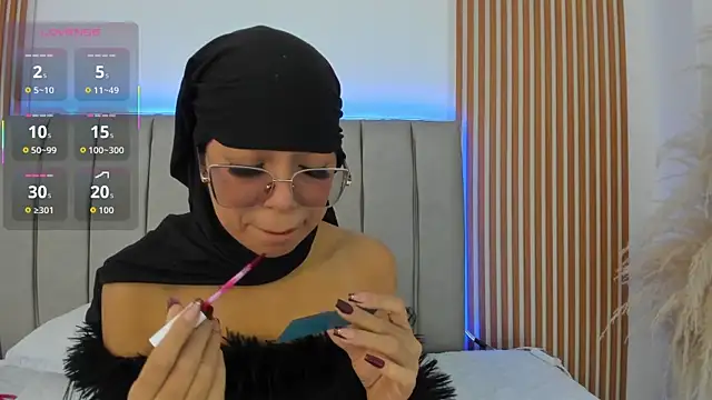 naishaa  online show from 12-04-25, 06:40