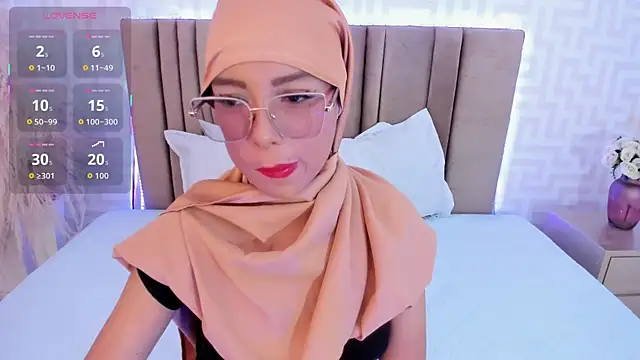 Snapshot of naishaa_ chatting on 06-11-26, 05:21 naishaa online show from 06-11-26, 05:21