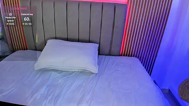 naishaa  online show from 10-08-25, 06:52