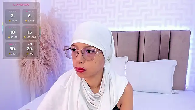 naishaa  online show from 05-20-26, 06:27