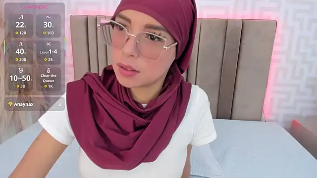 Snapshot of naishaa_ chatting on 06-15-26, 05:01 naishaa online show from 06-15-26, 05:01