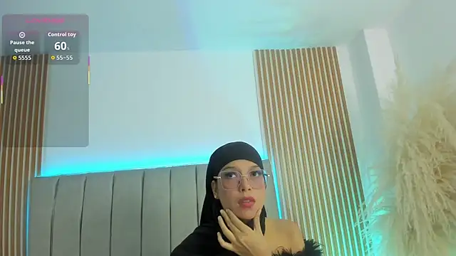 naishaa  online show from 12-01-25, 06:42