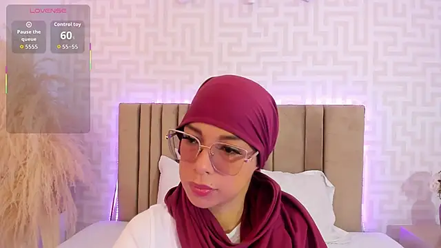 Snapshot of naishaa_ chatting on 06-06-26, 04:56 naishaa online show from 06-06-26, 04:56