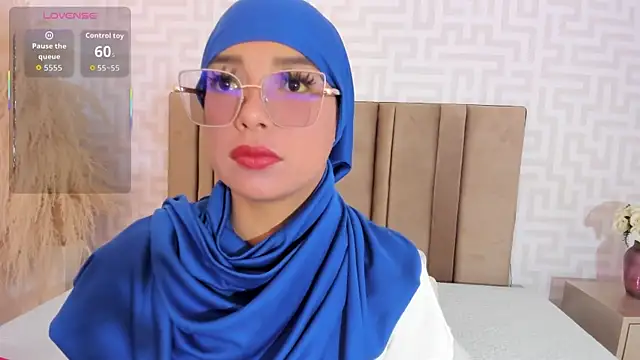Snapshot of naishaa_ chatting on 06-17-26, 04:28 naishaa online show from 06-17-26, 04:28