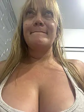 naomi diamond  online show from 02-22-26, 10:44