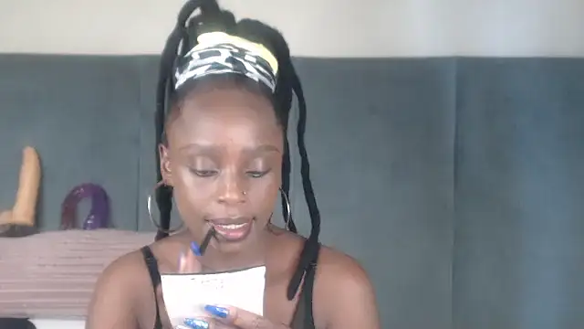 Jah-Queen online show from 11-17-25, 01:15