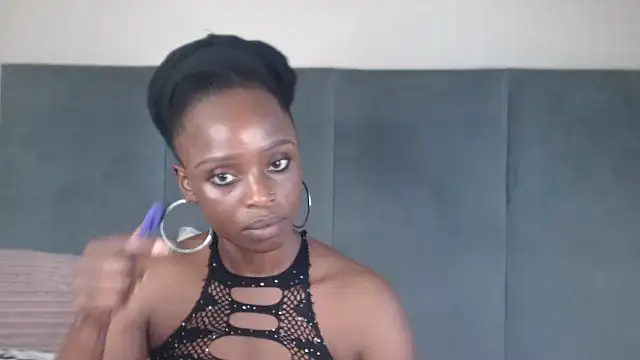 Jah-Queen online show from 01-10-26, 04:57