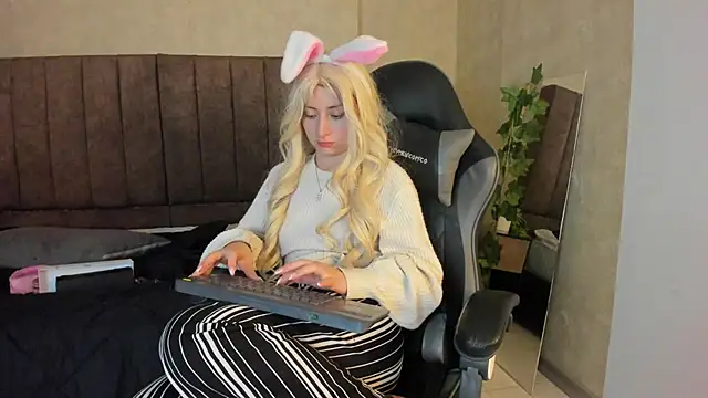 AriMonoban online show from 11-12-25, 12:26