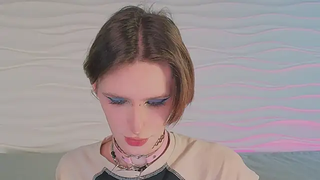 madi snow online show from 11-15-25, 05:11