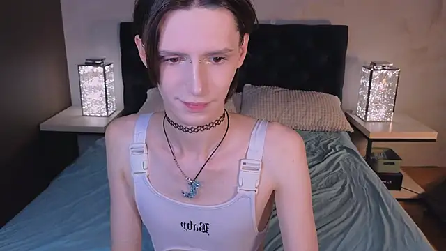 madi snow online show from 09-20-25, 05:23