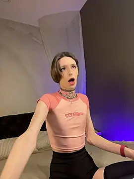 madi snow online show from 11-23-25, 12:15