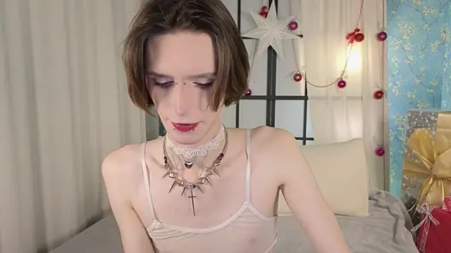 madi snow online show from 12-18-25, 12:20