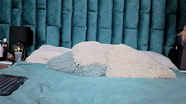 Emma Foxi online show from 02-17-26, 08:06