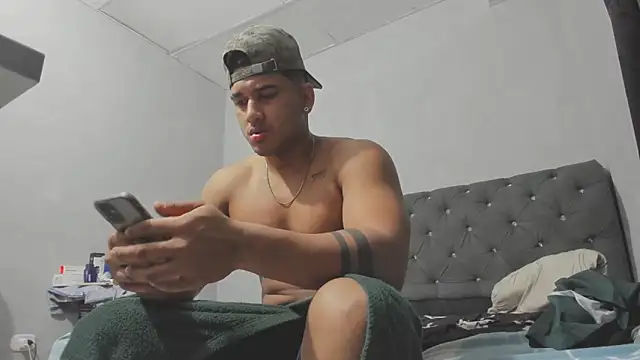 evan hardy online show from 10-22-25, 03:50