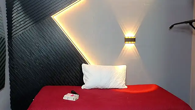 Horny nick18 online show from 02-25-26, 12:16