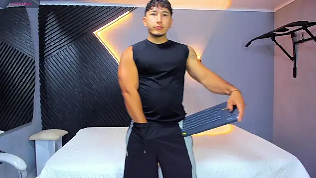 Horny nick18 online show from 04-22-26, 11:50