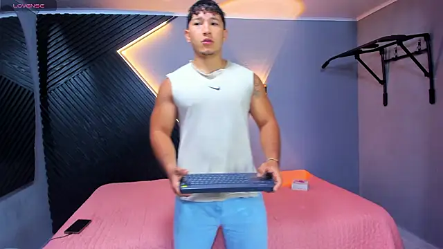 Horny nick18 online show from 03-28-26, 12:17