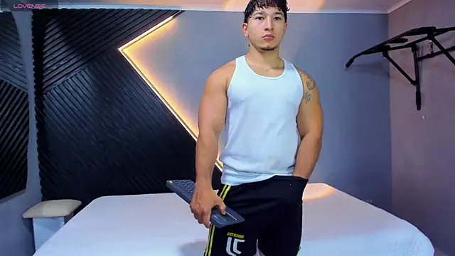 Horny nick18 online show from 05-06-26, 11:47