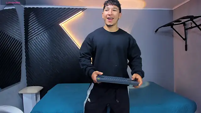 Horny nick18 online show from 04-15-26, 12:10