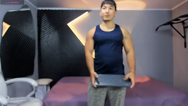 Horny nick18 online show from 04-18-26, 11:12