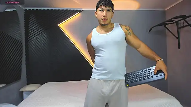 Horny nick18 online show from 04-20-26, 01:24