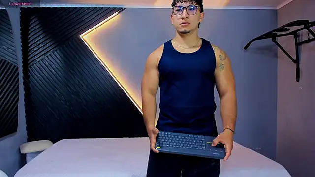 Horny nick18 online show from 05-04-26, 01:58