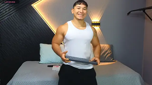 Horny nick18 online show from 02-12-26, 01:00