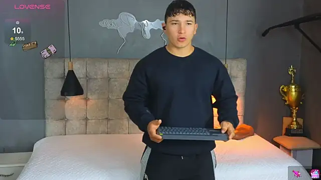 Snapshot of Horny_nick18 chatting on 01-10-26, 10:21 Horny nick18 online show from 01-10-26, 10:21