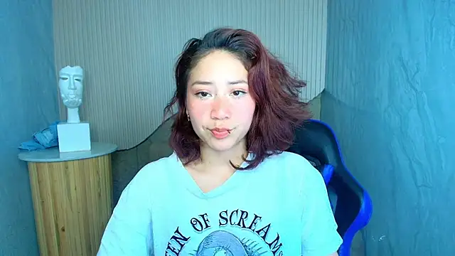 Snapshot of valentina_r_ chatting on 10-11-25, 03:18 valentina r online show from 10-11-25, 03:18
