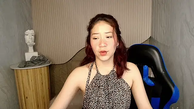 Snapshot of valentina_r_ chatting on 10-09-25, 03:18 valentina r online show from 10-09-25, 03:18