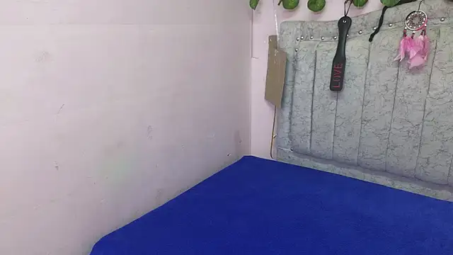 katalinathxandbritney1 online show from 09-26-25, 10:16