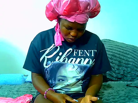 SweetHoney21  online show from 06-02-26, 07:41