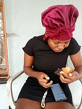 SweetHoney21  online show from 12-17-25, 02:44