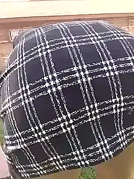 SweetHoney21  online show from 11-29-25, 09:53