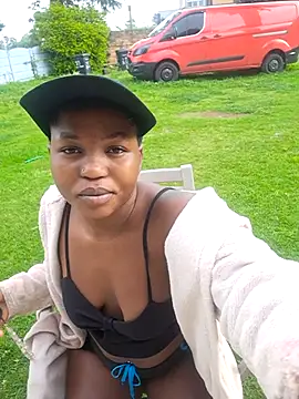 SweetHoney21  online show from 12-18-25, 05:34