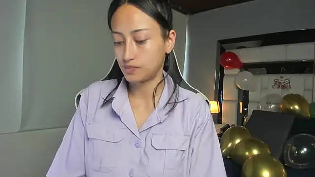 Adhara7 online show from 12-17-25, 09:20