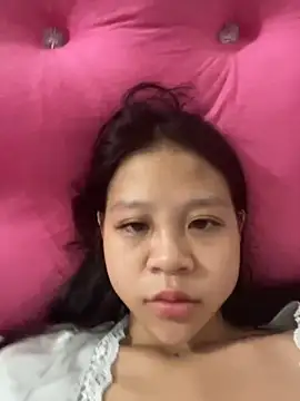 Hey VyVy04 online show from 10-19-25, 02:09