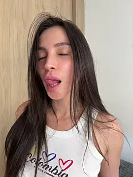 Snapshot of karinasantos_ chatting on 05-16-26, 05:34 karinasantos online show from 05-16-26, 05:34