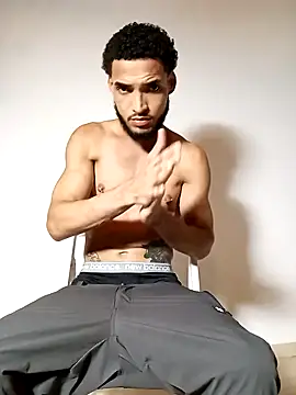 Snapshot of Utreh_ chatting on 10-28-25, 11:58 Utreh online show from 10-28-25, 11:58