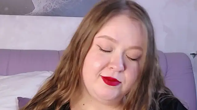 Snapshot of BettiBell chatting on 10-12-25, 07:26 BettiBell online show from 10-12-25, 07:26