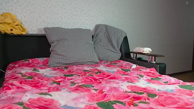 litle owl online show from 05-23-26, 04:06