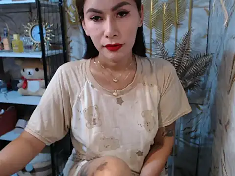 Snapshot of tshot_izzy_88 chatting on 04-29-26, 04:16 tshot izzy 88 online show from 04-29-26, 04:16