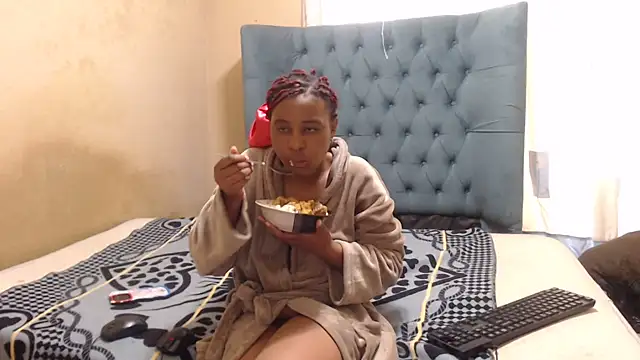 EbonyEssence online show from 05-17-26, 02:06