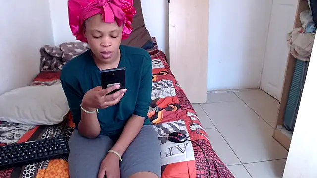 EssenceLovers online show from 09-22-25, 12:22