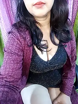 Ishani Baby online show from 11-19-25, 04:51