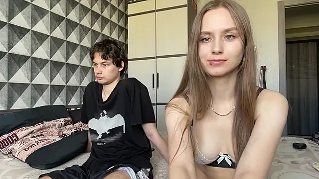 Snapshot of merycouple chatting on 02-13-26, 03:28 merycouple online show from 02-13-26, 03:28