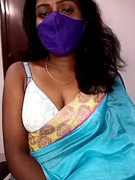 Snapshot of Tamil_kavinila chatting on 09-10-25, 03:11 Tamil kavinila online show from 09-10-25, 03:11