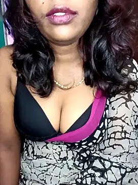 Snapshot of Tamil_kavinila chatting on 10-16-25, 06:10 Tamil kavinila online show from 10-16-25, 06:10